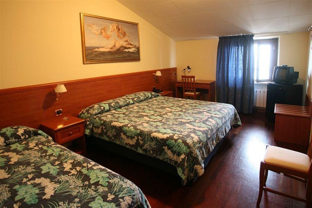 Hotel I Duchi Camerino Exterior photo
